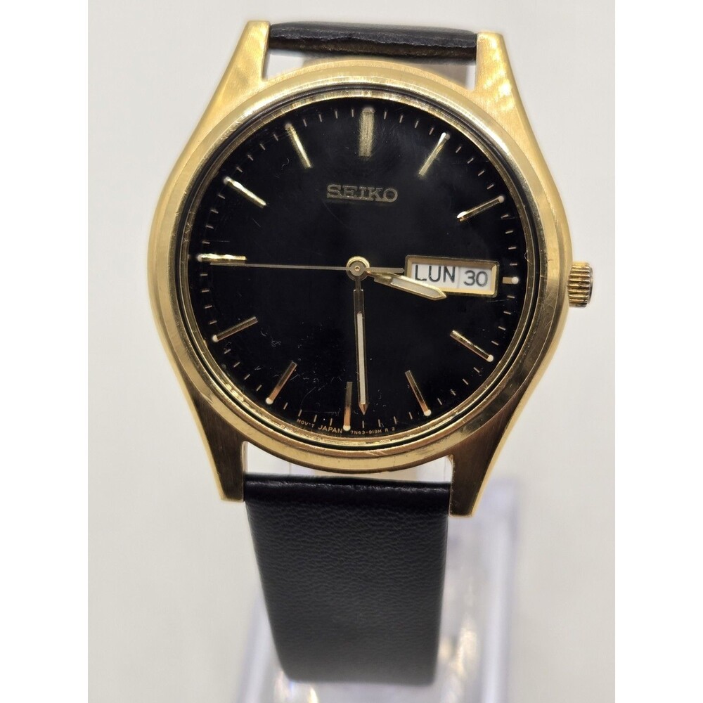 Seiko 7N43-8A99 Quartz Day/Date Vintage Men’s Watch. New Leather Band + Batt.